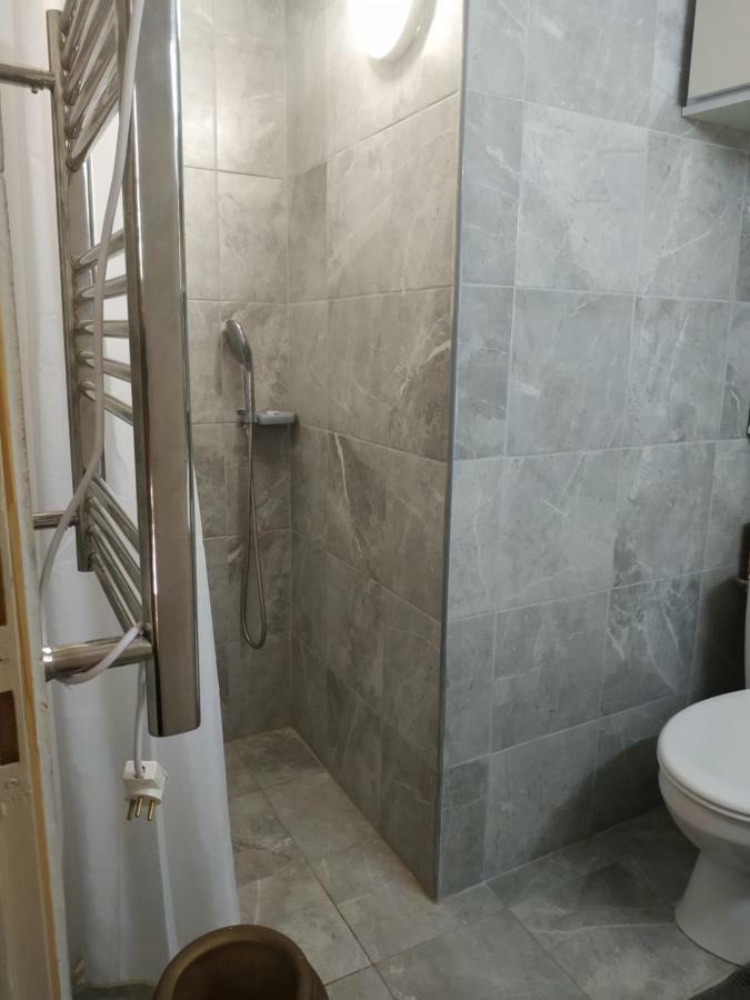 Studio Apt Great Location Heart Of Downtown District Apartment Haifa Exterior photo