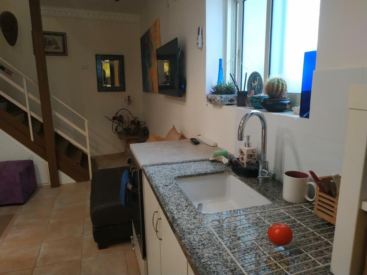 Studio Apt Great Location Heart Of Downtown District Apartment Haifa Exterior photo